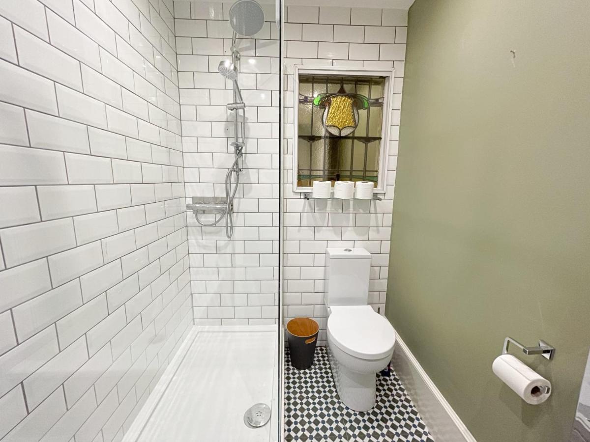 1 Bed Character Filled Glasgow Apartment Exterior photo