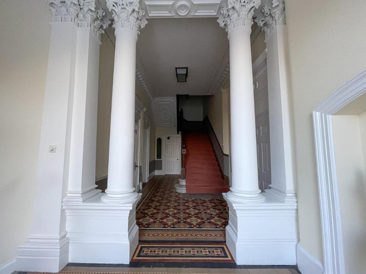 1 Bed Character Filled Glasgow Apartment Exterior photo